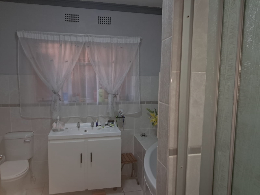 4 Bedroom Property for Sale in Riebeeckstad Free State